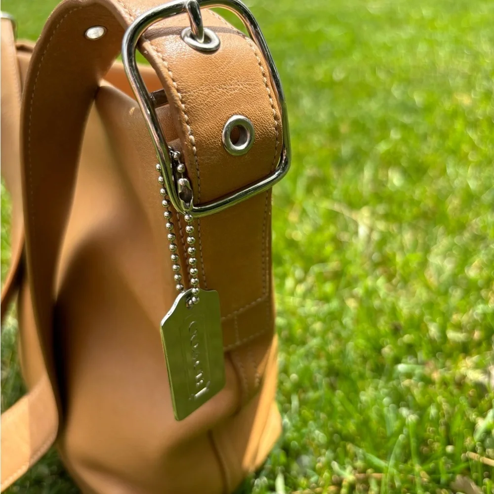 Coach | Legacy Soho bucket shoulder bag #9126 in Camel - Picture 4 of 7